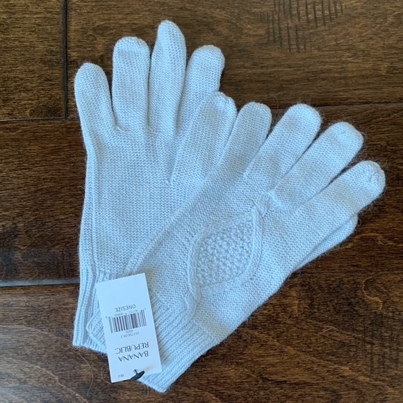 BANANA REPUBLIC Factory Light Blue Scarf, Gloves and Hat Set New With Tags - Picture 10 of 13